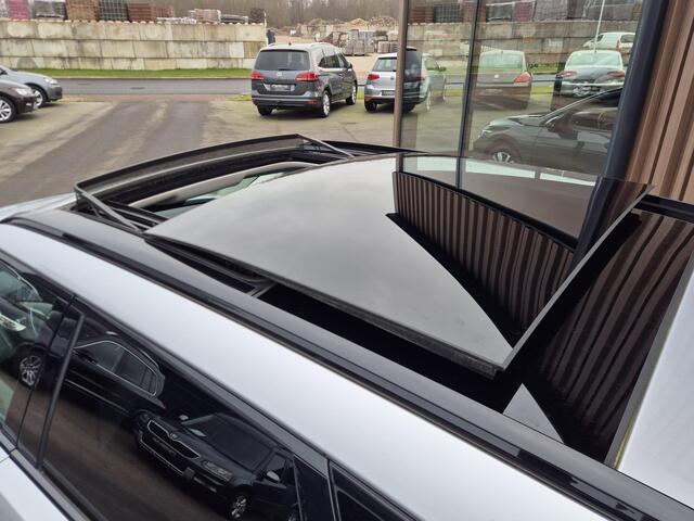 Land Rover Velar Range Rover 3.0 V6 AWD D300 SE | Pano | Virtualo | Massage | Meridian | Camera