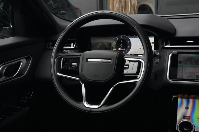 Land Rover Velar Range Rover 2.0 P400e AWD Dynamic SE | PHEV | 404 PK | Pano | Meridian | Camera De Velar P400e is qua prestaties behoorlijk serieus: 404 pk, 640 Nm en 0-100 km/u in slechts 5,4 seconden. Bovendien kun je bij de facelift ongeveer 60+ km volledig elektrisch rijden.