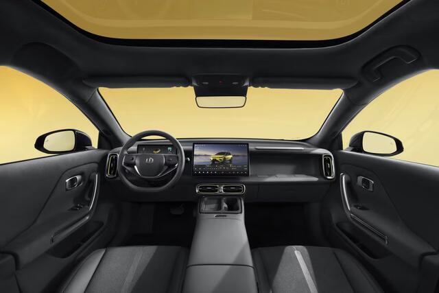 Leapmotor B05 ProMax Design 67.1 kWh | Voorraad ! | Lightning Yellow | 482 KM WLTP | Panoramadak | Stoelverwarming | Keyless
