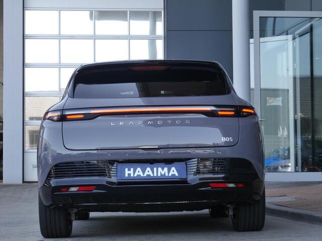 Leapmotor B05 ProMax Design 67.1 kWh | Panoramadak | Elektrisch verstelbare stoelen | Stuurwiel verwarming | Apple carplay/Android auto | Sfeerverlichting | Regensensor | Privacyglas | 19 inch lichtmetalen velgen