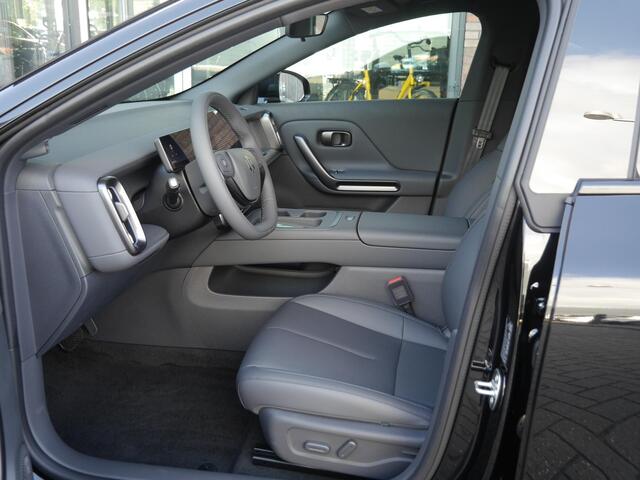 Leapmotor B05 ProMax Design 67.1 kWh | Panoramadak | Elektrisch verstelbare stoelen | Stuurwiel verwarming | Apple carplay/Android auto | Sfeerverlichting | Regensensor | Privacyglas | 19 inch lichtmetalen velgen