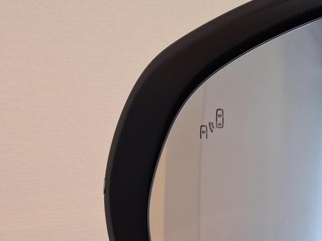 Leapmotor B10 Design ProMax 67.1 kWh | Navigatie | 360° Camera | Stoelverwarming/Ventilatie | Stuurverwarming | Handsfree Kofferklep | Panoramadak |