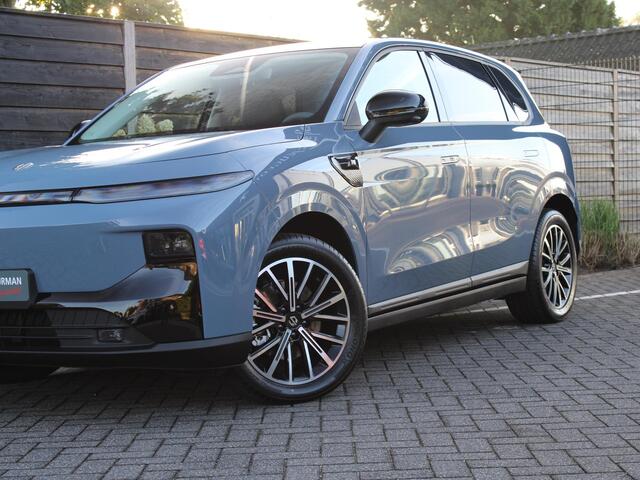 Leapmotor B10 Design ProMax 67.1 kWh 218PK Automaat Navigatie, Camera 360, Lichtmetalen velgen, Elektrische Achterklep, Kunstlederen bekleding, Stoel Verwarming & Ventilatie