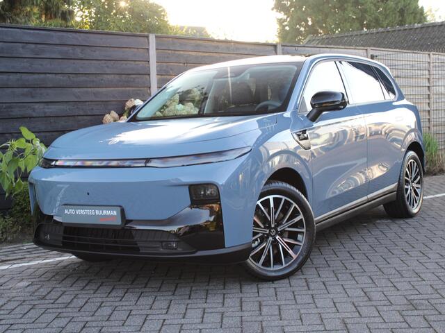 Leapmotor B10 Design ProMax 67.1 kWh 218PK Automaat Navigatie, Camera 360, Lichtmetalen velgen, Elektrische Achterklep, Kunstlederen bekleding, Stoel Verwarming & Ventilatie