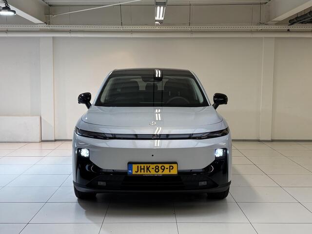 Leapmotor B10 Design ProMax 67.1 kWh 430KM WLTP | Panorama | Navigatie | Elektrische achterklep | Elektrisch bedienbare stoelen | Stoelverwarming | Stoelventilatie