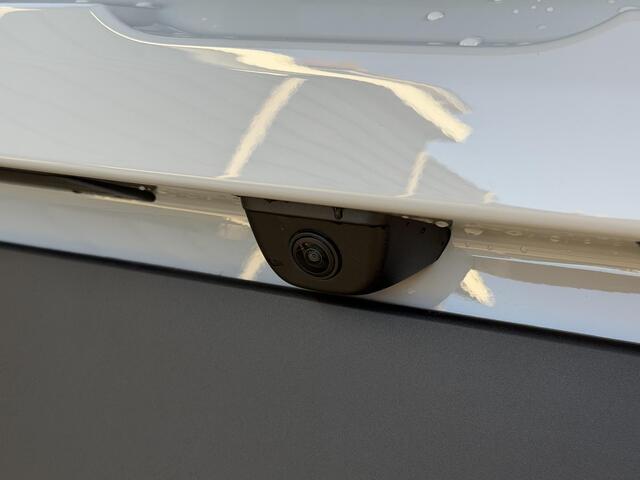 Leapmotor B10 Design ProMax 67.1 kWh 218PK Automaat Navigatie, Camera 360, Lichtmetalen velgen, Elektrische Achterklep, Kunstlederen bekleding, Stoel Verwarming & Ventilatie