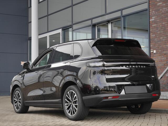 Leapmotor B10 Design ProMax 67.1 kWh | Licht interieur kleur | Navigatie | Rondom camera | 18inch Velgen | Elektrisch bedienbare achterklep | Panoramdak | Stoel verwarming en ventilatie | Stuurverwarming | Uit voorraad leverbaar