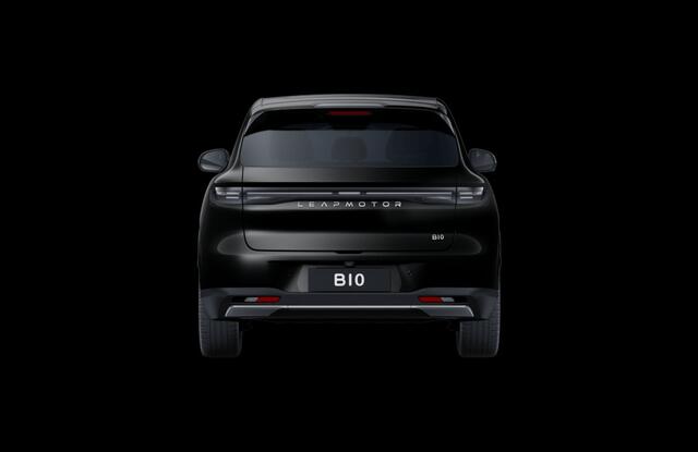 Leapmotor B10 Design Hybrid EV 18.8 kWh | Nu beschikbaar | Wltp 900km gecombineerd | Elektrisch 82km Wltp | Luxe uitvoering | Camera rondom | Stoel en stuurverwarming | Draadloze telefoonoplader | Keyless entry en start