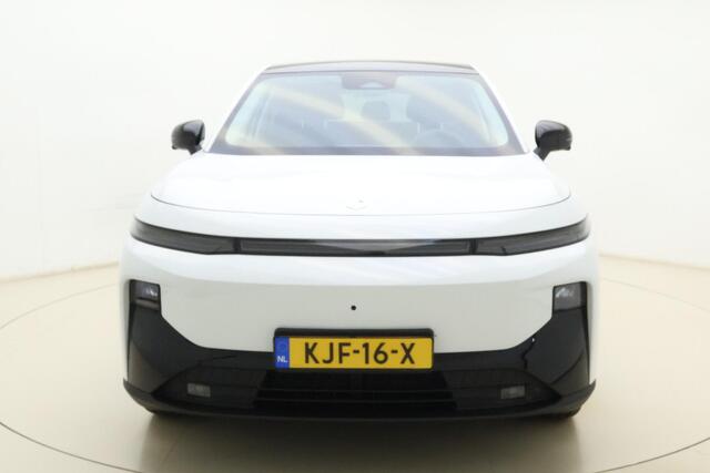 Leapmotor B10 Design ProMax 67.1 kWh Wltp 434km | 750kg trekgewicht | Stoel en stuur verwarming/verkoeling | 360 graden camera | Lederen bekleding | Panoramadak | LED | Regensensor | Sfeerverlichting | Elektrisch verstelbare voorstoelen