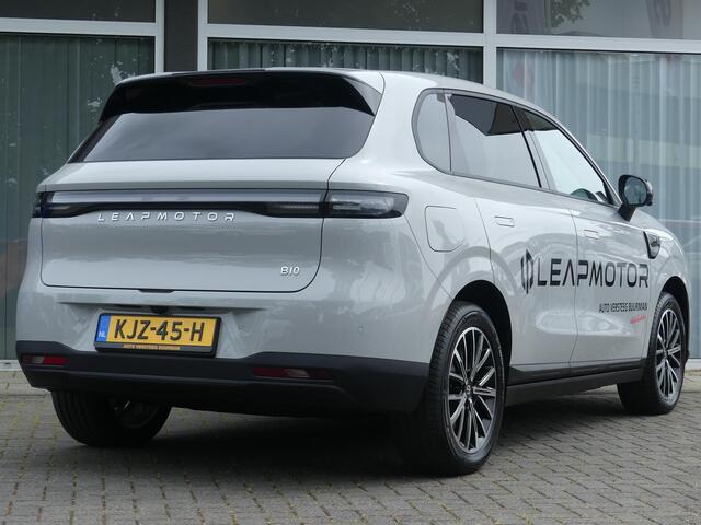 Leapmotor B10 Design ProMax 67.1 kWh 218PK Automaat Navigatie, Camera 360, Lichtmetalen velgen, Elektrische Achterklep, Kunstlederen bekleding, Stoel Verwarming & Ventilatie