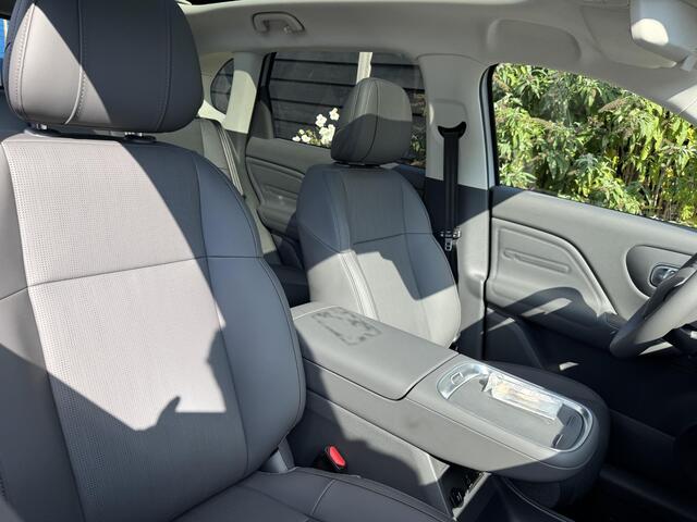 Leapmotor B10 Design ProMax 67.1 kWh 218PK Automaat Navigatie, Camera 360, Lichtmetalen velgen, Elektrische Achterklep, Kunstlederen bekleding, Stoel Verwarming & Ventilatie