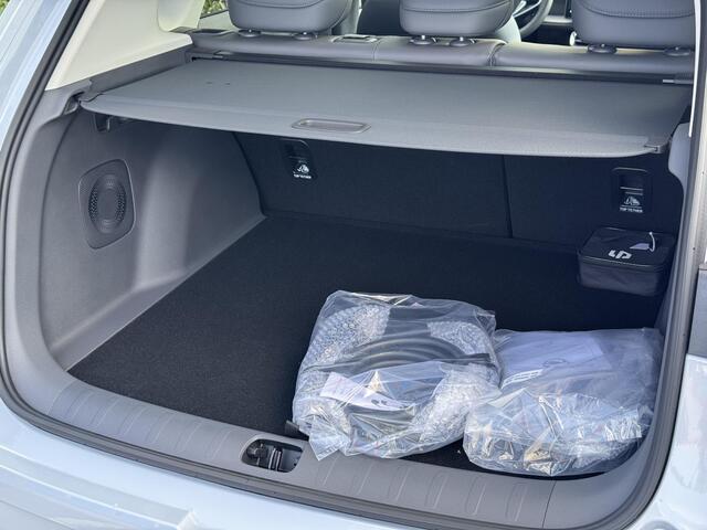 Leapmotor B10 Design ProMax 67.1 kWh 218PK Automaat Navigatie, Camera 360, Lichtmetalen velgen, Elektrische Achterklep, Kunstlederen bekleding, Stoel Verwarming & Ventilatie