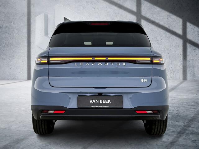 Leapmotor B10 Design Pro Max Hybrid EV 18.8 kWh | Voorraad ! | Light Grey Interieur | Stoelverwarming + Koeling | Apple Carplay / Android Auto ! | Panormadak