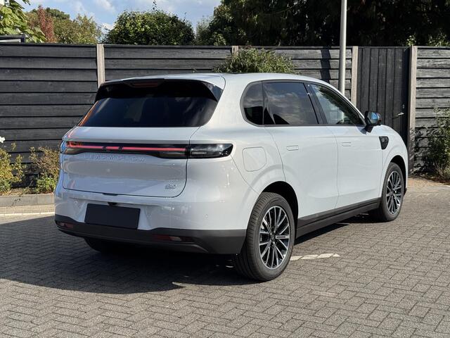 Leapmotor B10 Design ProMax 67.1 kWh 218PK Automaat Navigatie, Rondomzichtcamera, Adaptieve Cruise Control, Climate Control, Panoramadak