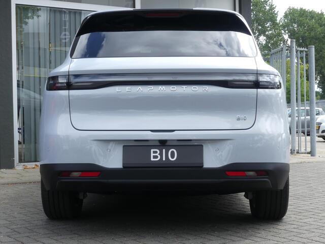 Leapmotor B10 Design ProMax 67.1 kWh 218PK Automaat Navigatie, Camera 360, Lichtmetalen velgen, Elektrische Achterklep, Kunstlederen bekleding, Stoel Verwarming & Ventilatie