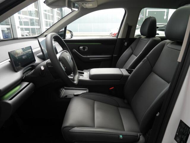 Leapmotor C10 Style 69.9 kWh | Demo | 420 km Wltp | Volledig elektrisch | Panorama dak | Keyless entry en start | Elektrisch verstelbare stoelen | Camera rondom | 1500 kg trekgewicht