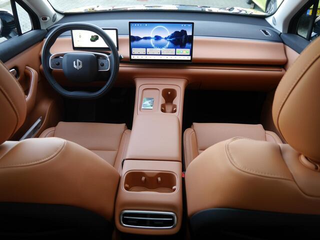 Leapmotor C10 Design 69.9 kWh | Demo | Wltp 420km | 1500 kg Trekgewicht | Diverse kleuren leverbaar | Full options | Stuurverwarming | Stoelverwarming en koeling | Elektrisch verstelbare voorstoelen | Navigatie | Keyless entry & start | 20 inch lichtmetalen velgen | L