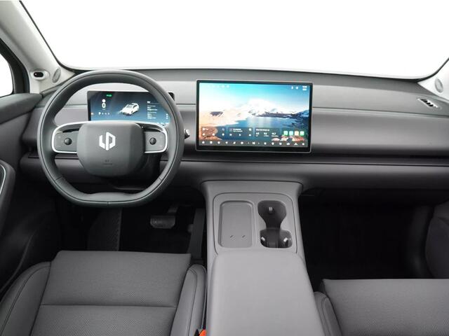 Leapmotor C10 REEV Design 28.4 kWh | **UIT VOORRAAD LEVERBAAR** | WLTP 974 KM | 1500kg trekgewicht | Automaat | Leder | Navi |