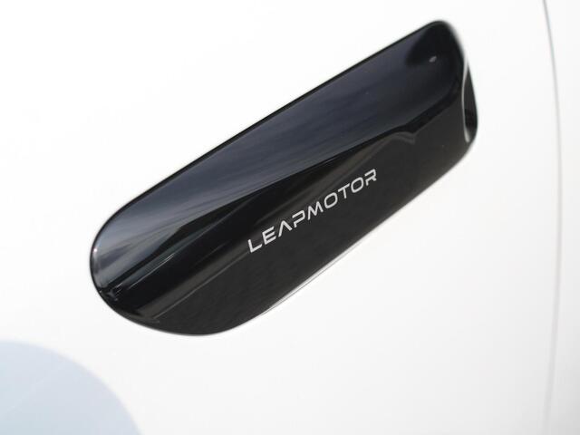 Leapmotor C10 REEV Design 28.4 kWh 215PK Automaat Camera systeem rondom, Stoelverwarming/koeling, Panoramadak, Navigatie