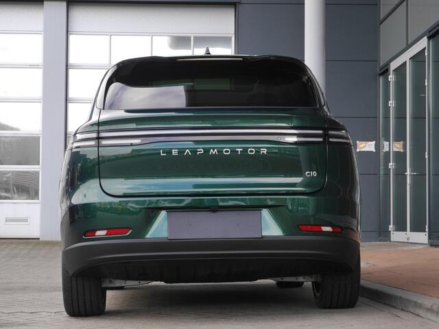 Leapmotor C10 Design Pro 69.9 kWh | Panoramdak | 20inch | elektrisch bedienbare achterklep | Snel leverbaar | Camera v+a | Stoelverwarming en ventilatie | Stuurverwarming | Zeer veel ruimte!