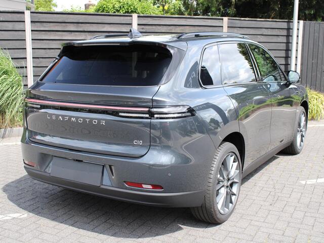 Leapmotor C10 REEV Design 28.4 kWh 215PK Automaat Navigatie, Camera 360, Lichtmetalen velgen, Elektrische Achterklep, Kunstlederen bekleding, Stoel Verwarming & Ventilatie