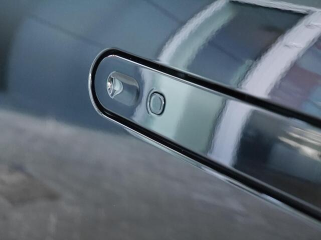 Leapmotor C10 Design 69.9 kWh | uit Voorraad leverbaar | Panoramadak | Elektrische achterklep | 20inch velgen | Camera voor en achter | Lederen bekleding