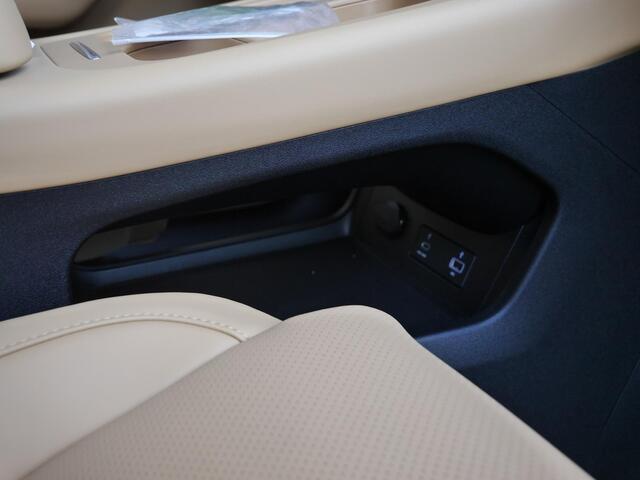 Leapmotor C10 Design ProMax AWD 81.9 kWh | 598 PK | 0-100 in 4 seconden | Wltp 437 km | 1500kg trekgewicht | Uit voorraad leverbaar | Stoel en stuurverwarming | Stoel ventilatie | Panorama dak | 20 inch lichtmetalen velgen | 360 graden camera