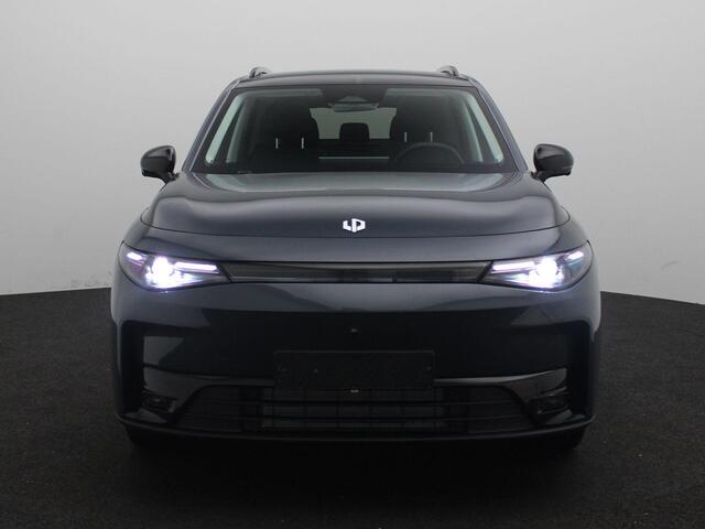 Leapmotor C10 Design REEV 28.4 kWh | DEMO SALE