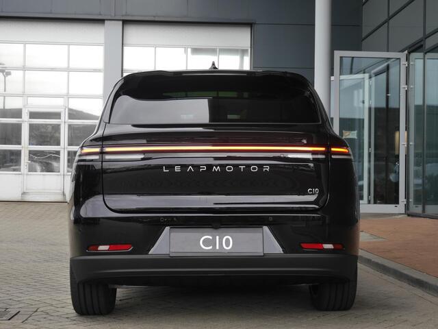 Leapmotor C10 Design ProMax 81.9 kWh | Nieuwe auto | Wltp 510km | 299 PK | Stuur verwarming | Stoel verwarming en ventilatie | 1500 kg trekgewicht | Panorama dak | Zeer veel ruimte