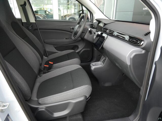 Leapmotor T03 Design 37.3 kWh | Demo | Uit voorraad leverbaar | Camera | Panoramadak | Adaptive cruise control | Dodehoek detectie | Lichtmetalen velgen