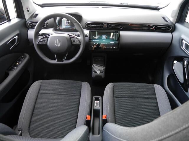 Leapmotor T03 Design 37.3 kWh | Nieuwe auto | Snel leverbaar! | Actieradius van 265 km (WLTP) Gecombineerd | Camera | Panoramadak | Adaptive cruise control | Dodehoek detectie | Lichtmetalen velgen