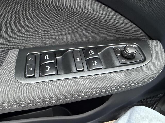 Leapmotor T03 Design 37.3 kWh | Panoramadak | Navi | Camera