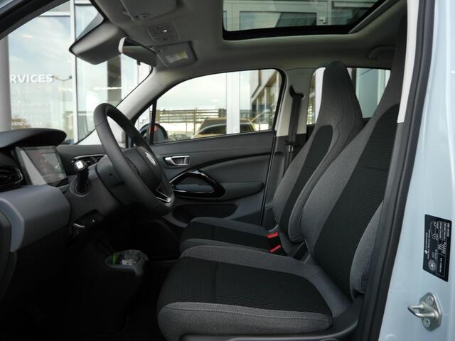 Leapmotor T03 Design 37.3 kWh | Snel leverbaar | Camera | Panorama dak | Adaptieve cruise control | Dodehoek detectie | Lichtmetalen velgen