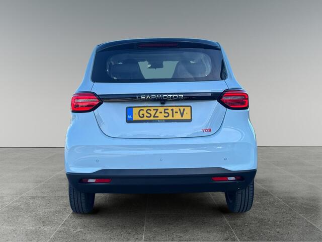 Leapmotor T03 5-deurs Design EV 37,3kWh 95pk AUTOMAAT | CAMERA | CLIMA | PANODAK | ADAPTIVE CRUISE | DODEHOEKBEW. | LM-VELGEN | NAVI |