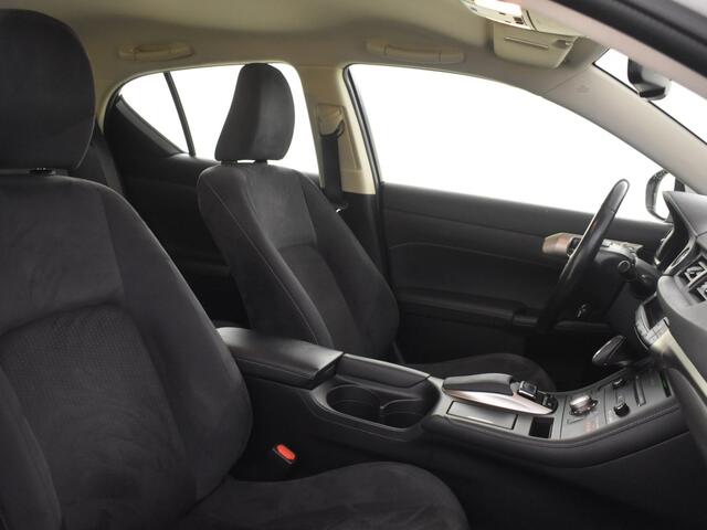 Lexus CT 200h