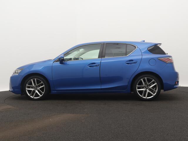 Lexus CT Executive Line Limited | Navigatie |