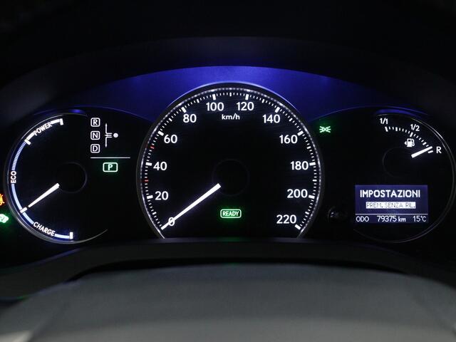 Lexus CT Executive Line Limited | Navigatie |