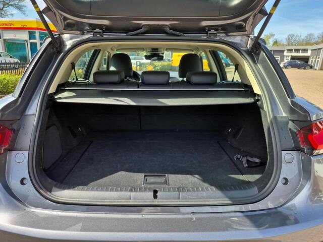 Lexus CT 200h Ultimate Edition | Lederen bekleding | Stoelverwarming | Grootbeeld navigatie