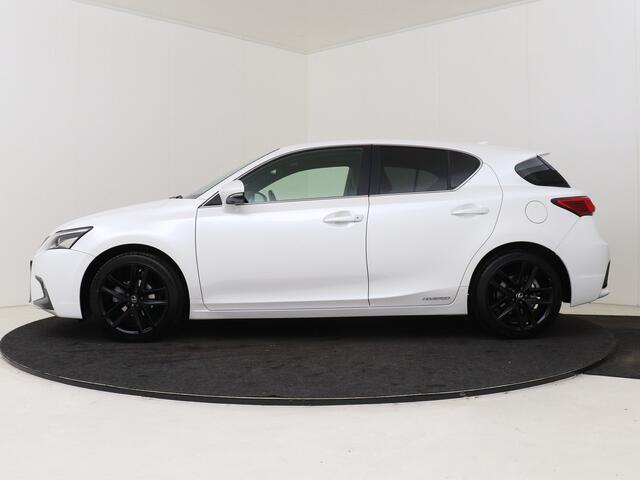 Lexus CT 200h Sport Edition | 17" Velgen | Privacy Glass | LED |