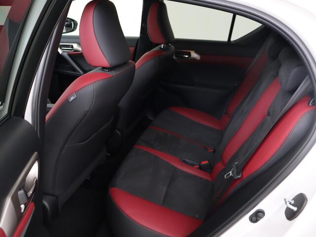 Lexus CT 200h Sport Edition | 17" Velgen | Privacy Glass | LED |