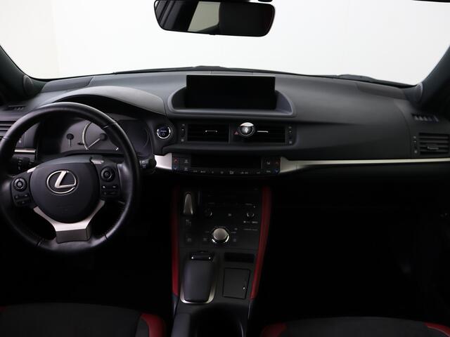 Lexus CT 200h Sport Edition | 17" Velgen | Privacy Glass | LED |