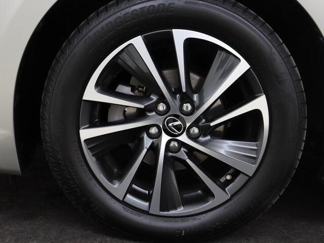 Lexus CT 200h Business Line | Navigatie | Parkeersensoren Voor & Achter | 16" Velgen |