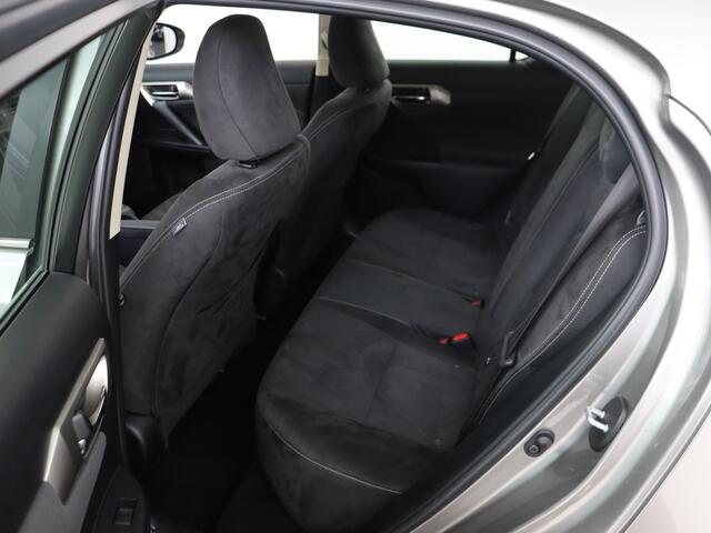 Lexus CT 200h Business Line | Navigatie | Parkeersensoren Voor & Achter | 16" Velgen |