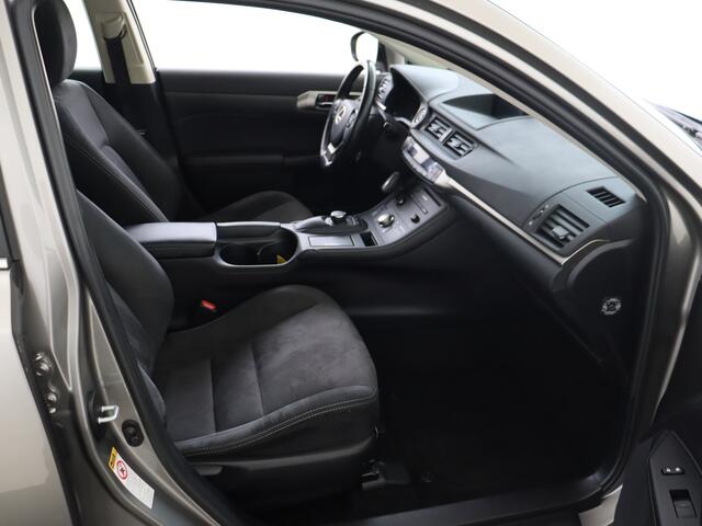 Lexus CT 200h Business Line | Navigatie | Parkeersensoren Voor & Achter | 16" Velgen |