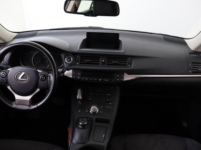 Lexus CT 200h Business Line | Navigatie | Parkeersensoren Voor & Achter | 16" Velgen |