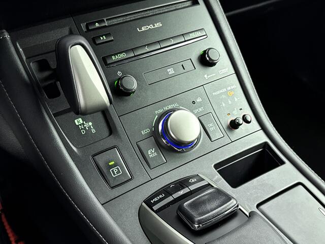 Lexus CT 200h F Sport Line | Parkeersensoren | Stoelverwarming | Navigatie |