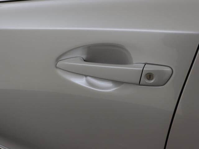 Lexus CT 200h Ultimate Edition | LED | Parkeersensoren | Premium Navigatie |