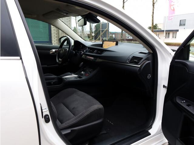 Lexus CT 200h Business Launch Edition | Premium Navi | Adaptive Cruise