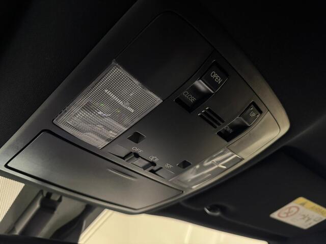 Lexus CT 200h F Sport Line | Schuif / Kanteldak | Stoelverwarming | Sensoren |