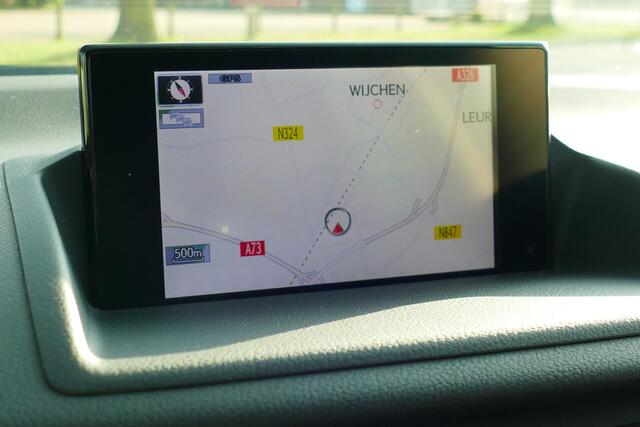 Lexus CT 200h Sport Edition. Wit Metallic, Camera, Navi, Clima, 17"LMV All Season Banden